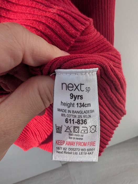 Sweter golf Next z pięknym wykonczeniem r. 128-134!