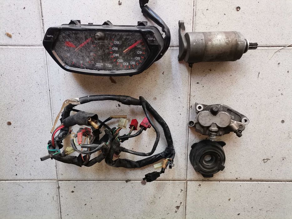 Material honda nx 250 dominator