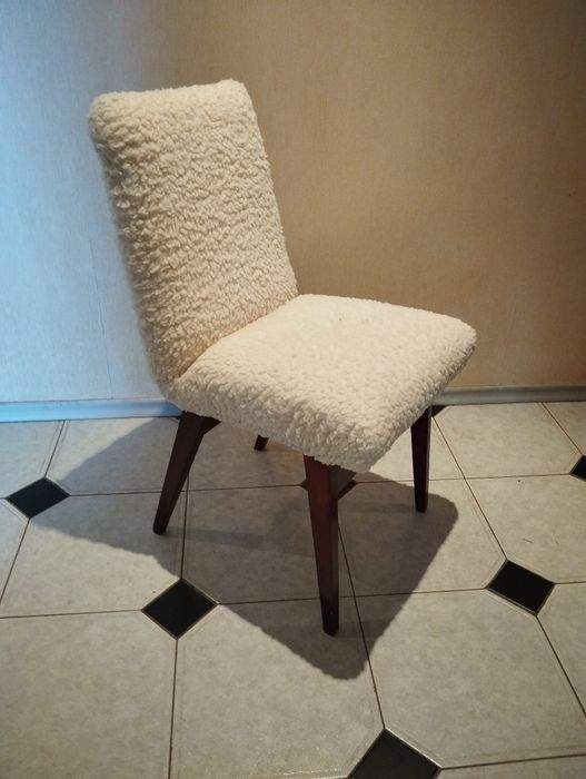 стул из массива бука