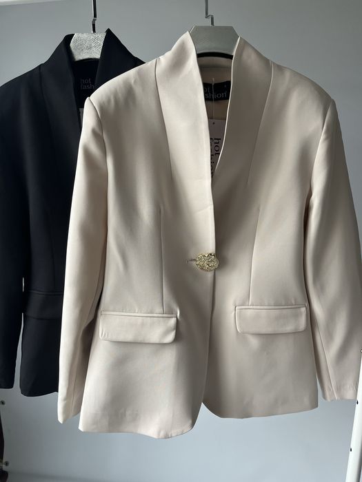 Приталений піджак