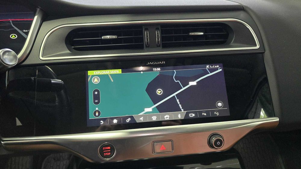 Jaguar I-Pace EV400 AWD  -  Salvado
