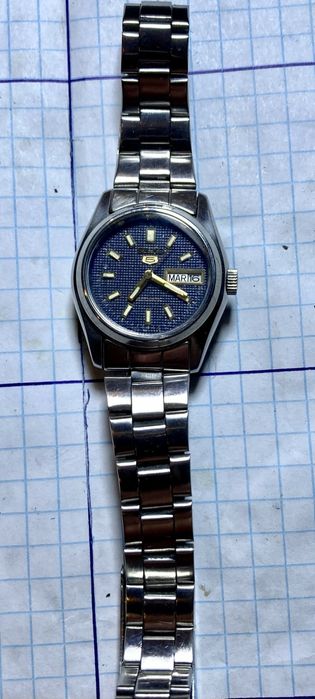 Продам. Часы женские ,,SEIKO 5