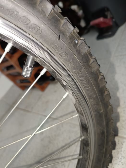 Bicicleta roda 20 com mudanças.