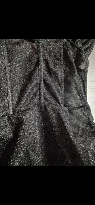 Błyszcząca sukienka
