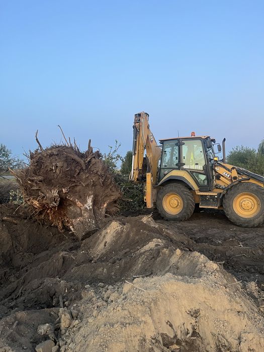 Надаємо послуги екскаватора погрущика