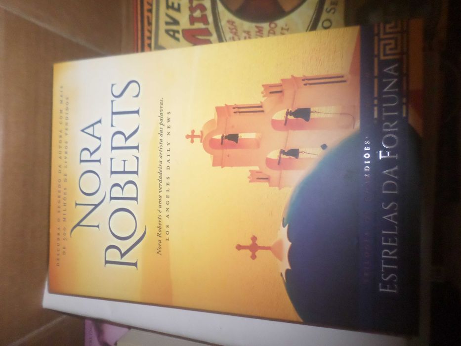 Estrelas da Fortuna  /Trilogia Os Guardiães - Livro Um de Nora Roberts