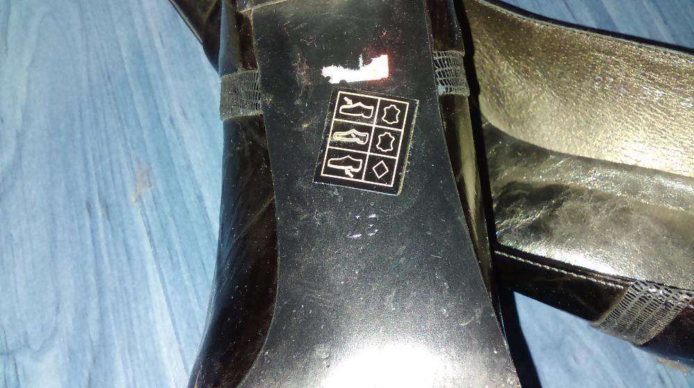 Czarne skórzane buty