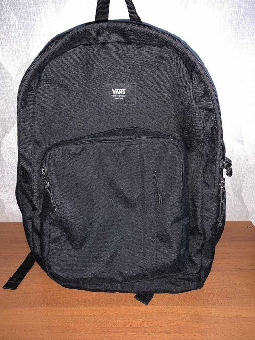 чорний рюкзак Vans Old Skool Trek Backpack