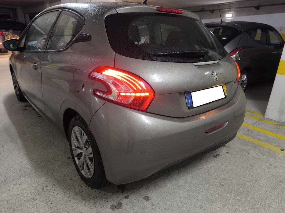 Peugeot 208 1.4 HDI AC 5lugares