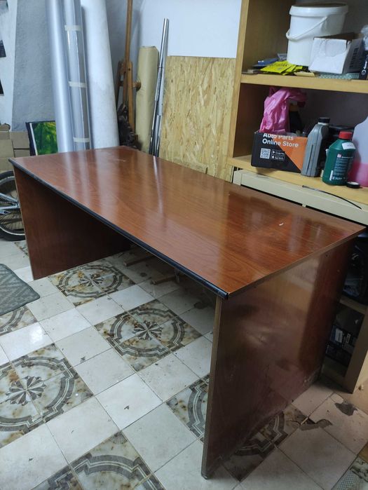 Secretária de madeira