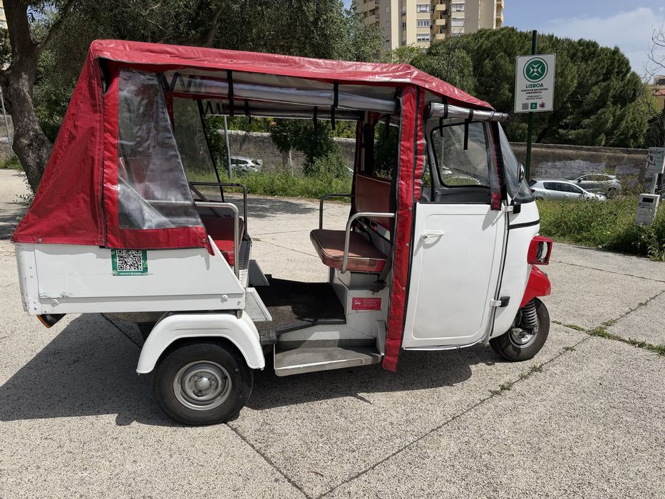 Tuk tuk Piaggio eletrico com baterias de litio