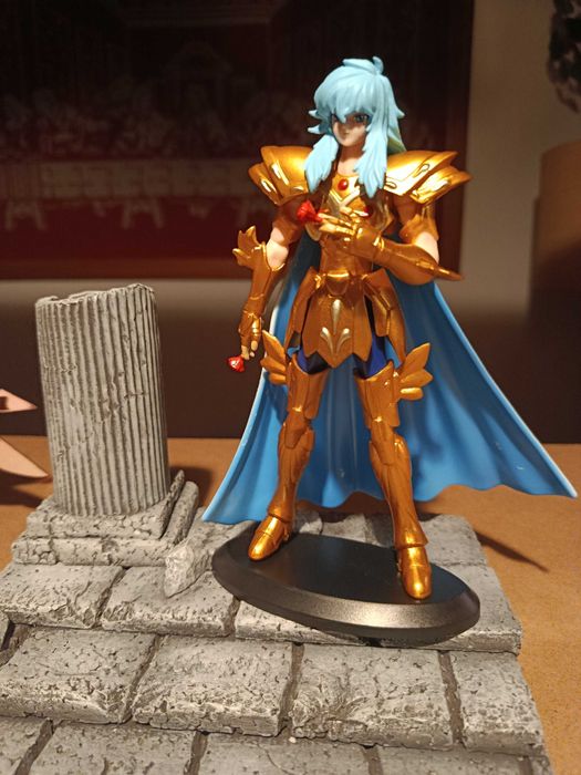 Figuras e estatuetas Saint Seiya em PVC (Cavaleiros de Ouro)