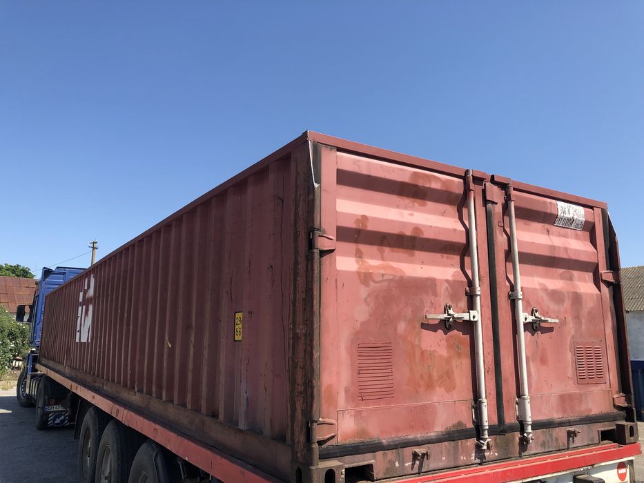 Продам половинки под зерно 40. Кузова зерновозы на контейнеровоз.