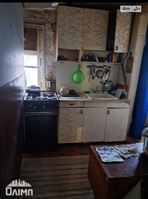 Продам пів будинку в топовом місці на вул.Кармелюка 0962