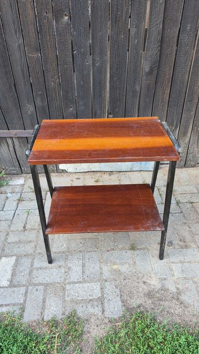 Stary drewniany stolik RTV / szafka pod telewizor – vintage, PRL