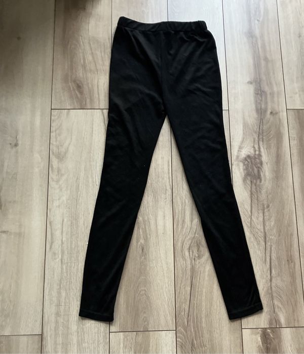Stylowe, sportowe, czarne legginsy ze wzorami, S/36, poliester/elastan