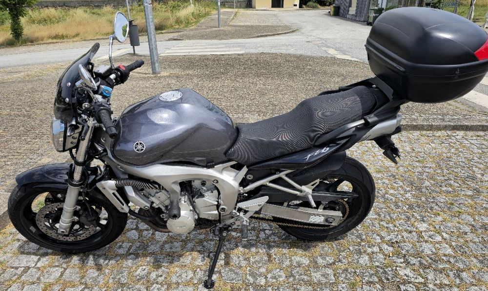 Fazer 600 naked moto