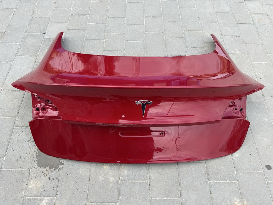 Tesla Model 3 кришка багадника