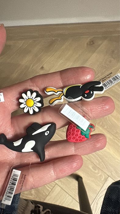 Przypinki do crocsów