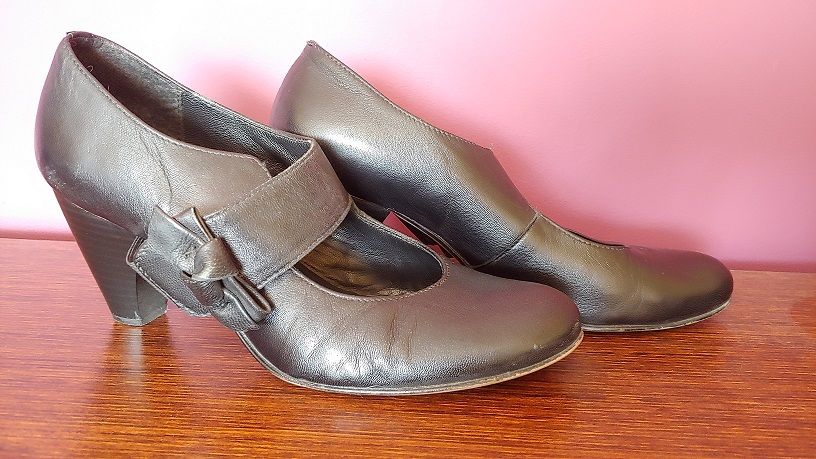 Czarne, skórzane buty QUAZI 37r