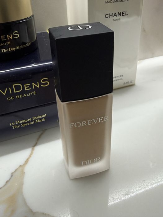 Продам тональный крем Dior Forever тон 2N