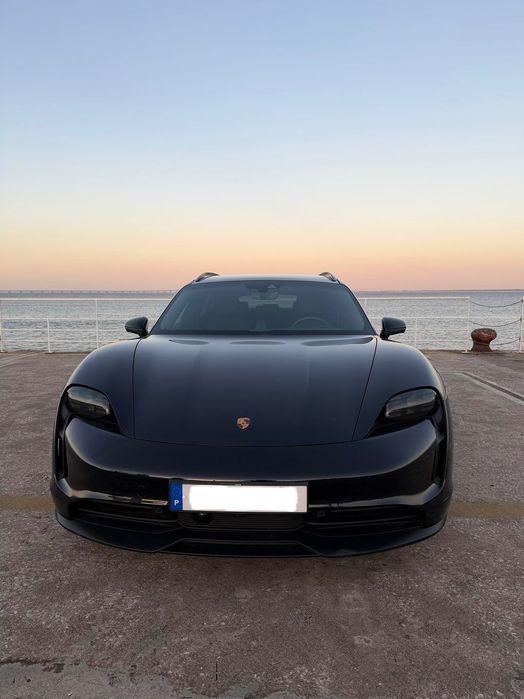 Porsche Taycan Sport Turismo Black Edition