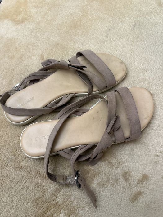 Sandałki w kolorze nude , rozmiar 38