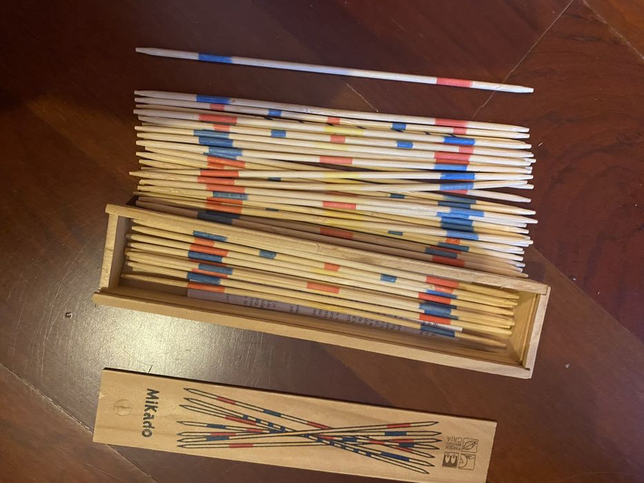 Jogo mikado em madeira