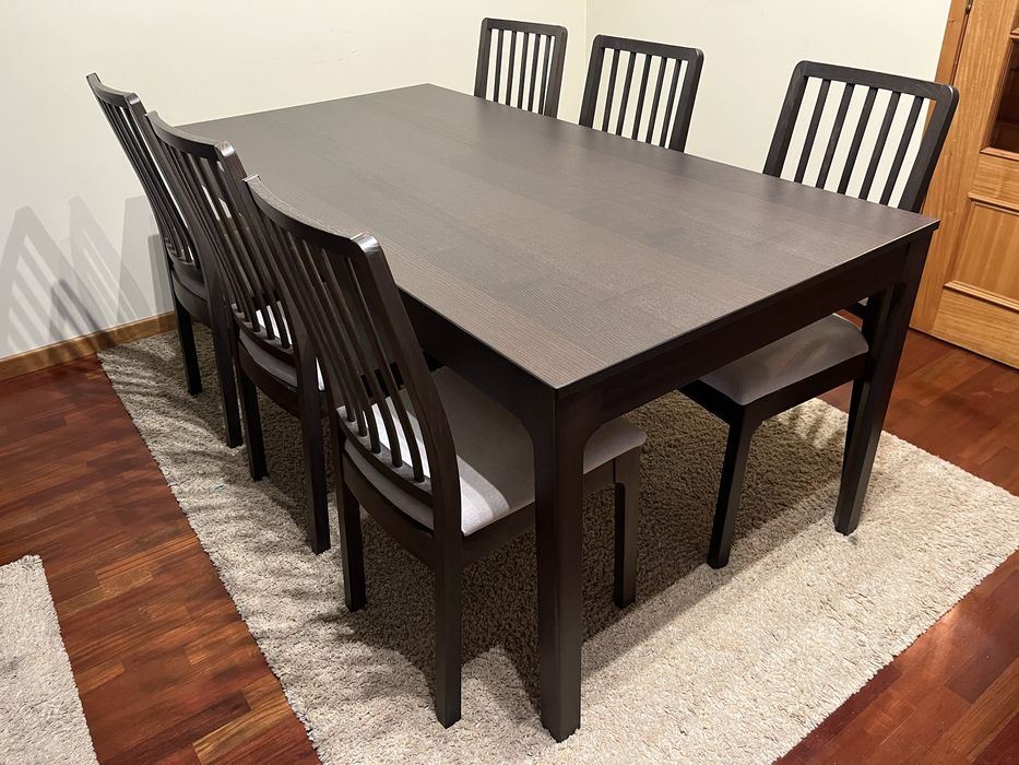 Mesa de jantar extensivel com 6 cadeiras