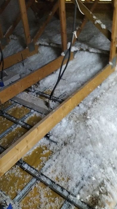 Ocieplanie celulozą wełną wdmuchiwanie celulozy wełny celuloza naprawy