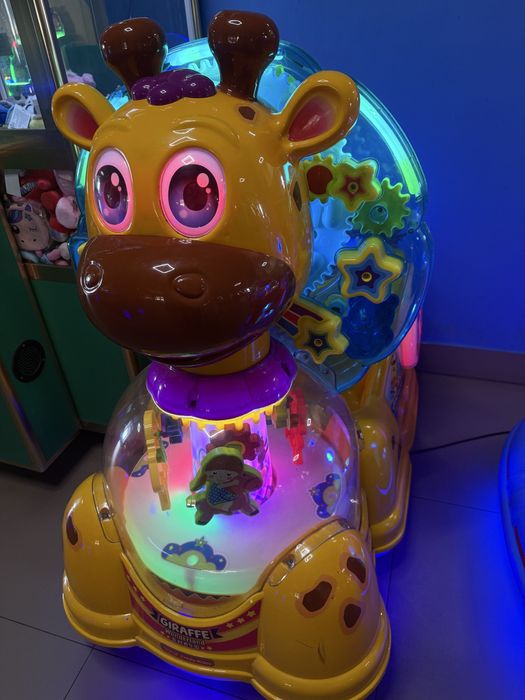 Продам ігровий автомат -качалку ʼЖирафʼ