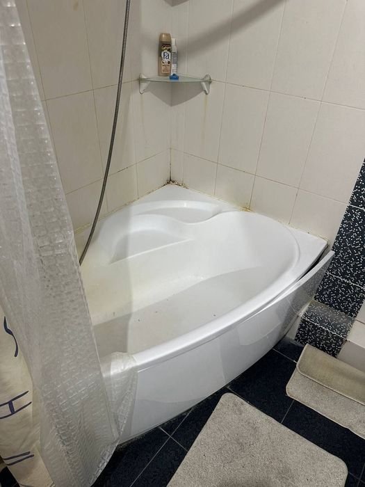 Кімната Позняки для дівчини без власників  є генератор для ліфту