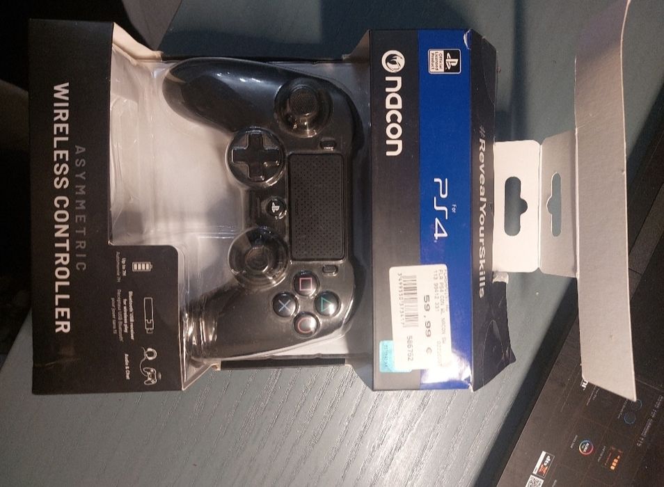 Професійний геймпад Nacon Revolution Pro Controller для PlayStation 4.