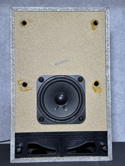 Колонки з музикальний центр aiwa sx-nr10 гарний стан,