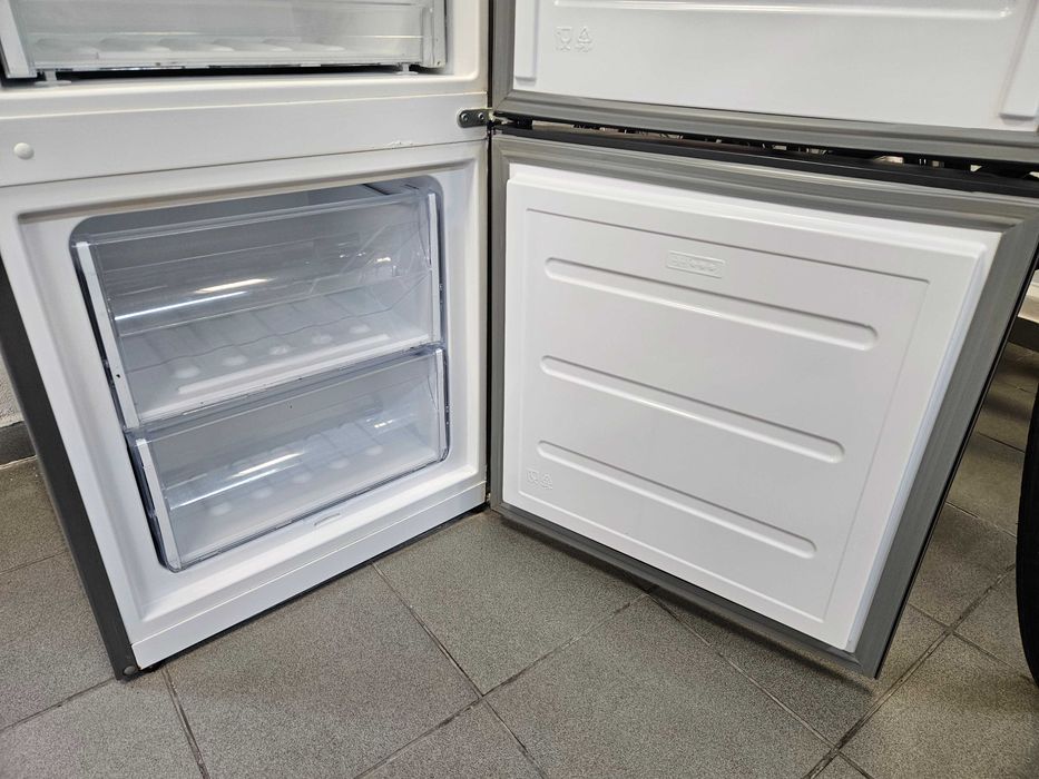 Lodówka Srebrna Whirlpool