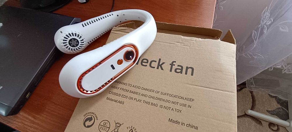 Вентилятор на шию портативний з акумулятором