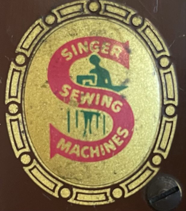 Máquina de costura Singer de 1961. Vários pontos e a trabalhar