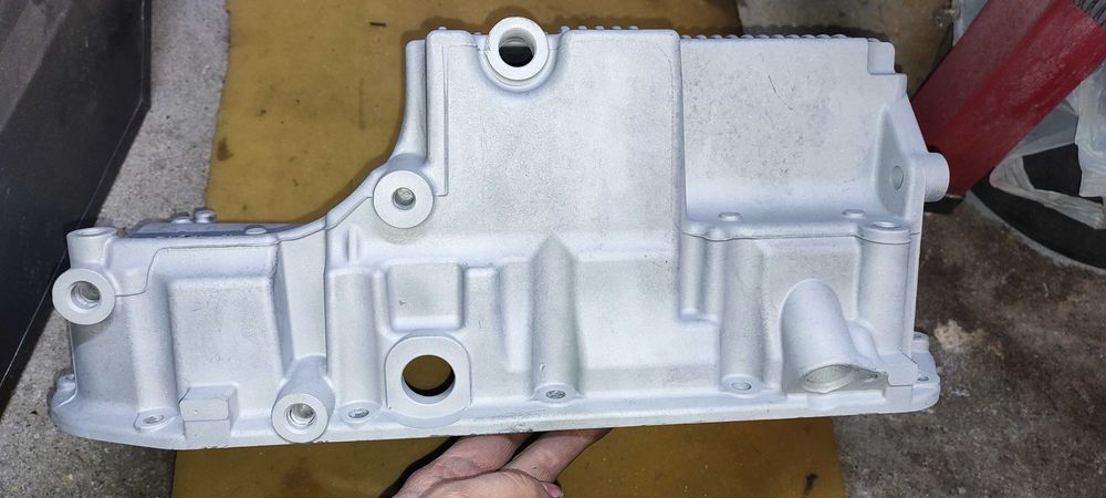 Piaskowanie, szkiełkowanie, sodowanie, czyszczenie małych elementów.