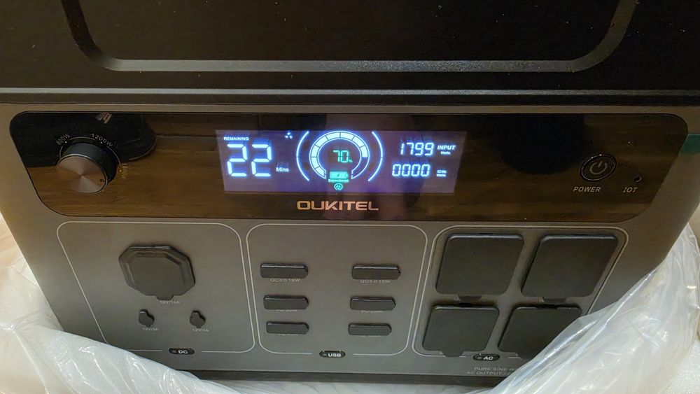 Зарядна станція Oukitel P2001E Plus