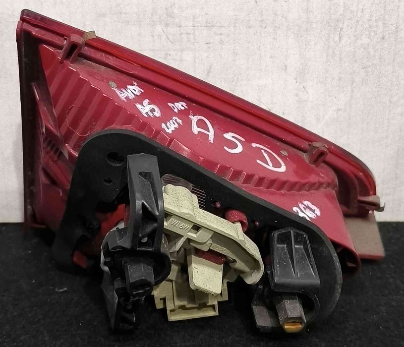 Farolim da Mala Direito 8T0945094 - AUDI A5