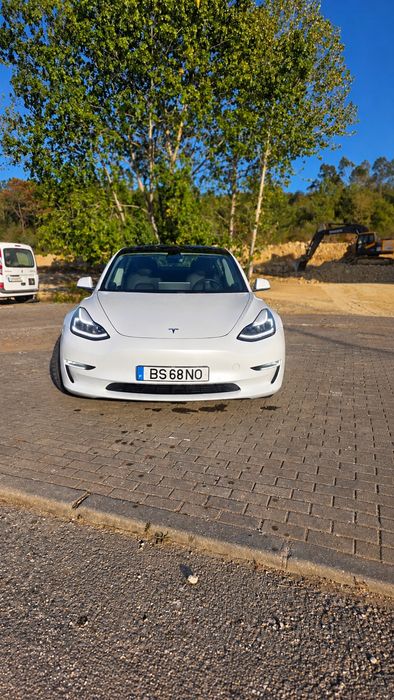 Tesla model 3 long range 498 cv