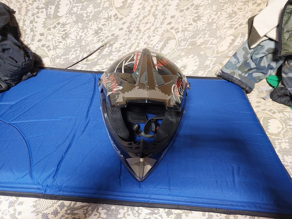 Продам майже новий шолом