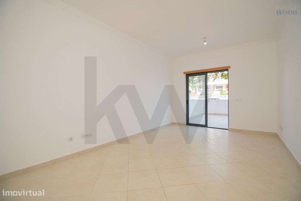 Um fantástico apartamento t2 de rés do chão, com terraço e logradouro