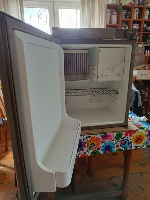 Lodówka do kampera, przyczepy na 12V, 230V, gaz