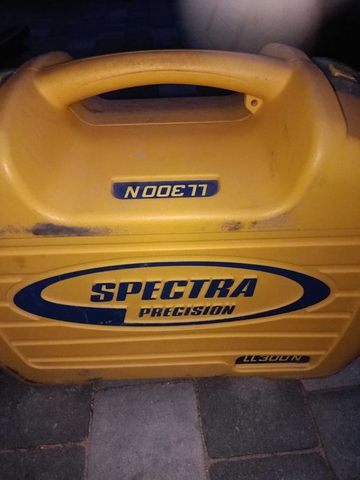 Niwelator spectra LL300N