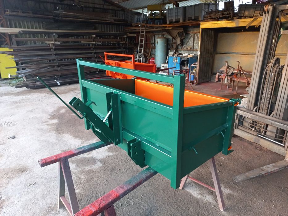 Caixa de carga reforçada basculante para trator