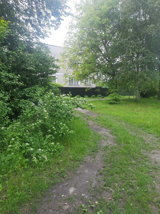 Половина двохповерхового житлового будиноку