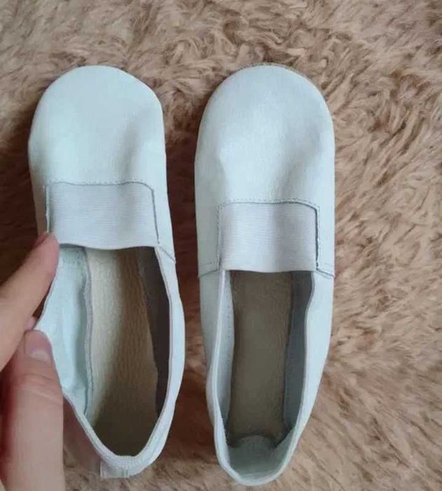 Шкіряні  нові чешки  стелька 23 сантиметри