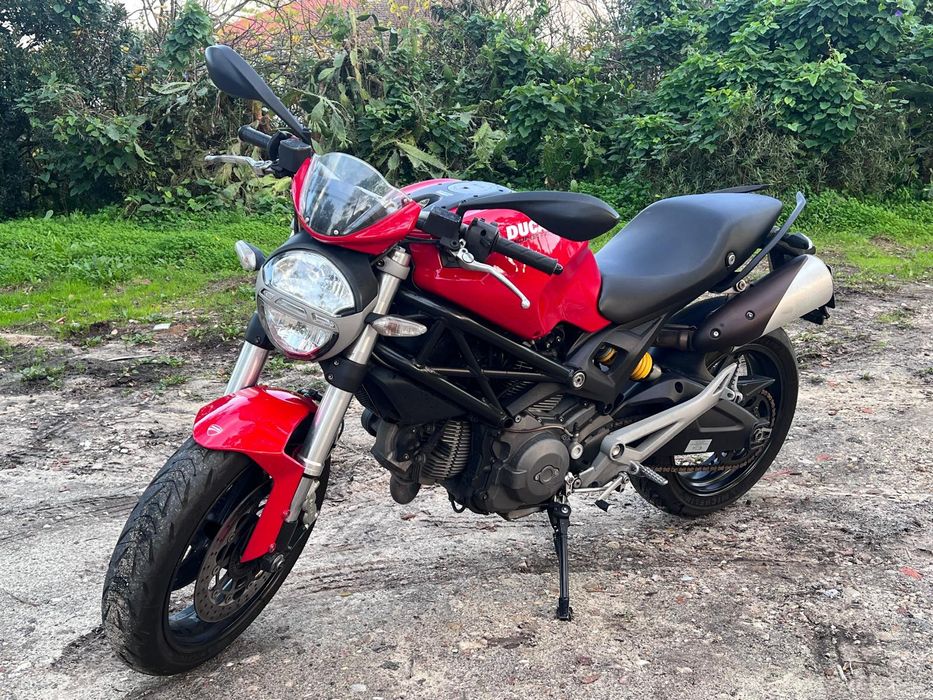 Ducati monster 696