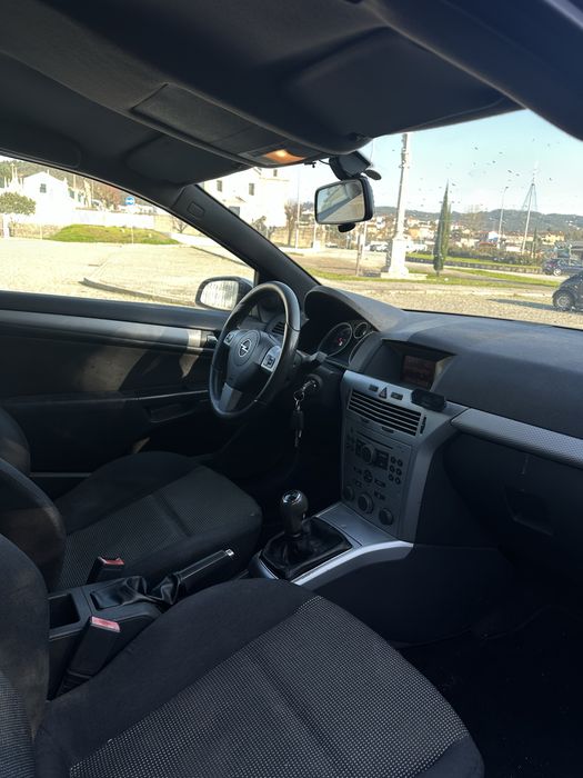 Opel Astra GTC 2 lugares